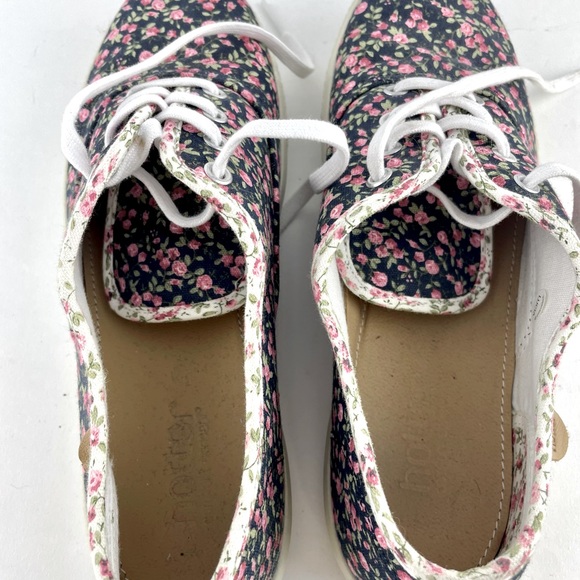 Wide Width! Hotter Mabel, Navy Floral, Size 7W - Picture 2 of 6